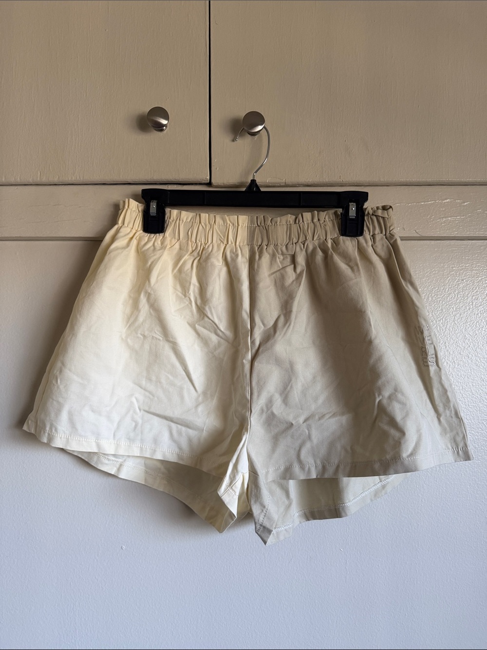 Waverles Everyday Elastic-Waist Split Khaki/Cream Women’s Shorts
